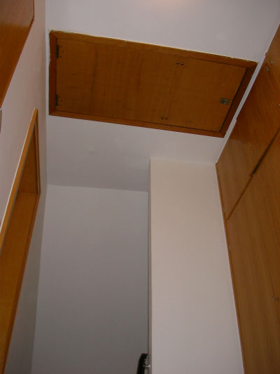 Speicherklappe im Flur der 2. Etage